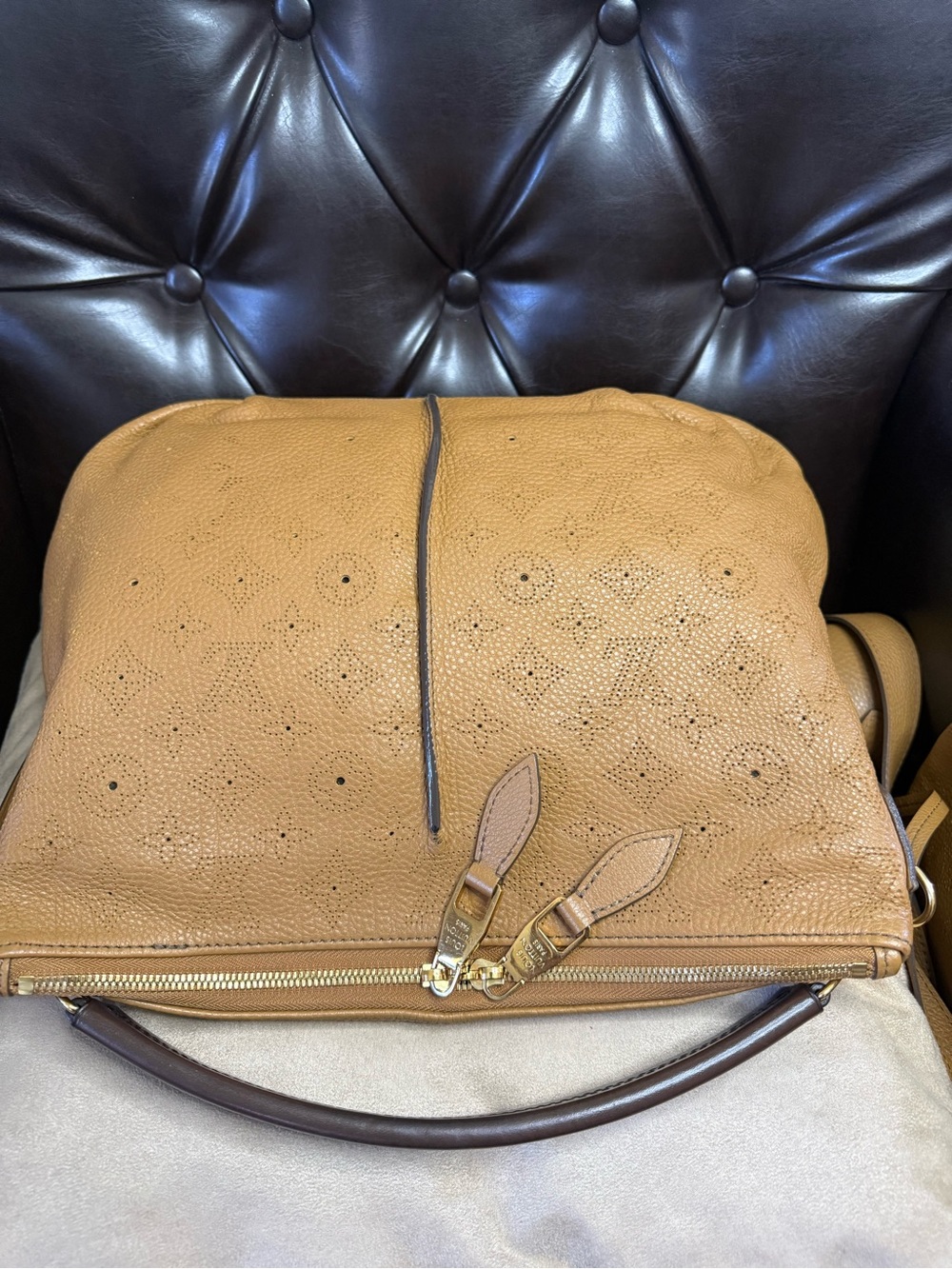 AUTH. LOUIS VUITTON MAHINA SERENE MM 2-Way Handbag/Shoulderbag-Caramel-🔥🔥 - Picture 7 of 16